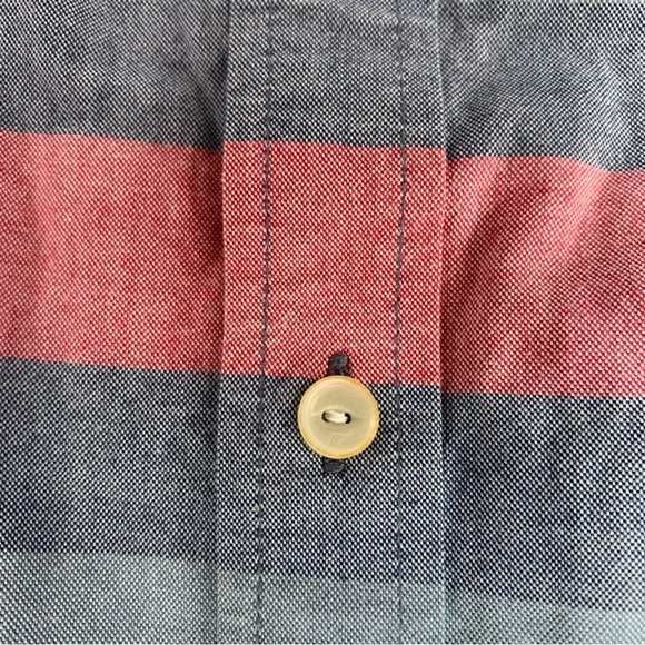 Quiksilver Men's Striped Button down short sleeve shirts size Medium - Picture 4 of 10